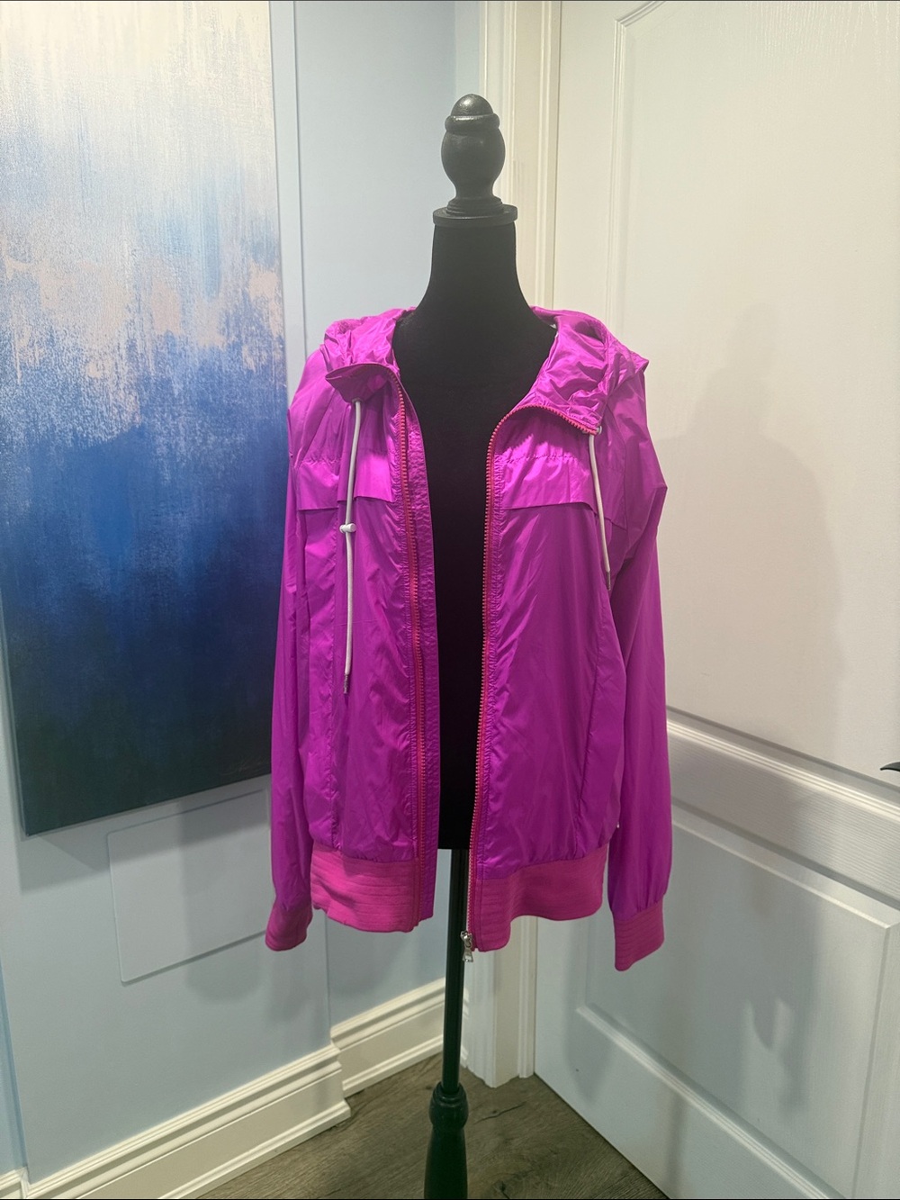TNA Women's Hooded Windbreaker Jacket - Vibrant Fuchsia Pink